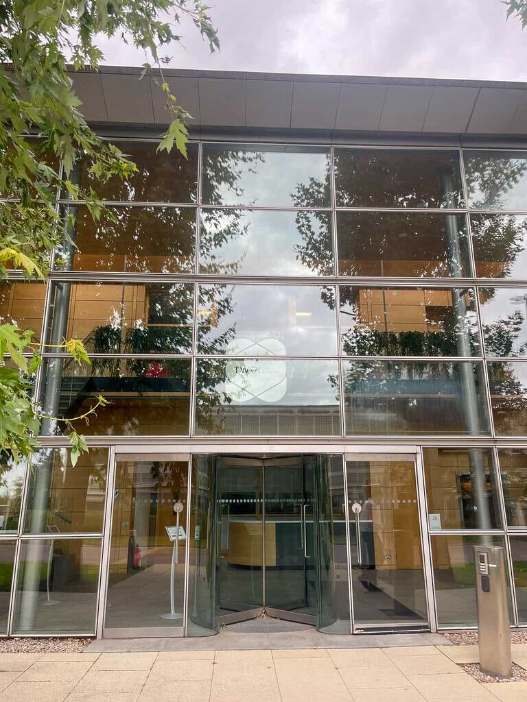 Fully Vacant Office image 12