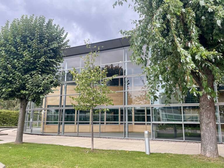 Fully Vacant Office image 9