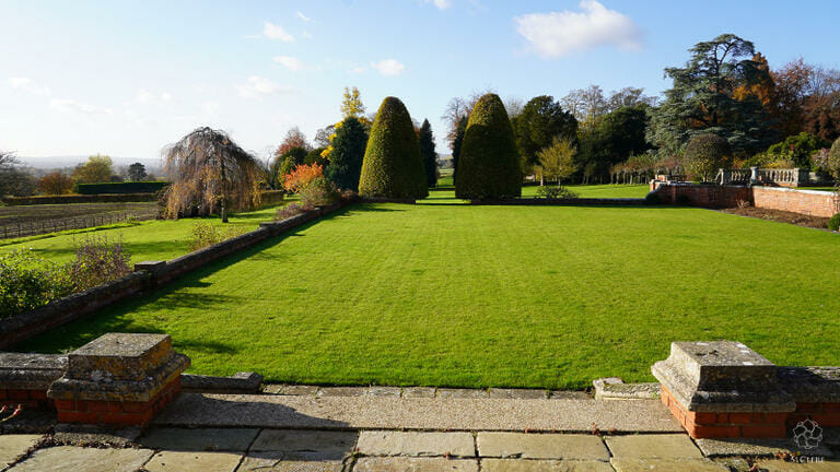 Large Historic Estate image 11