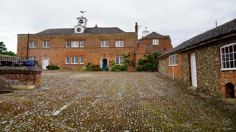 Large Historic Estate image 4