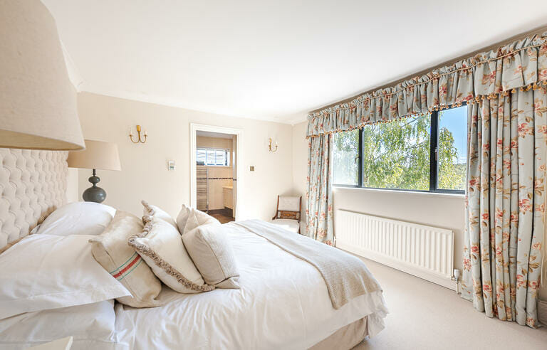 Chalet Style Country Home image 28