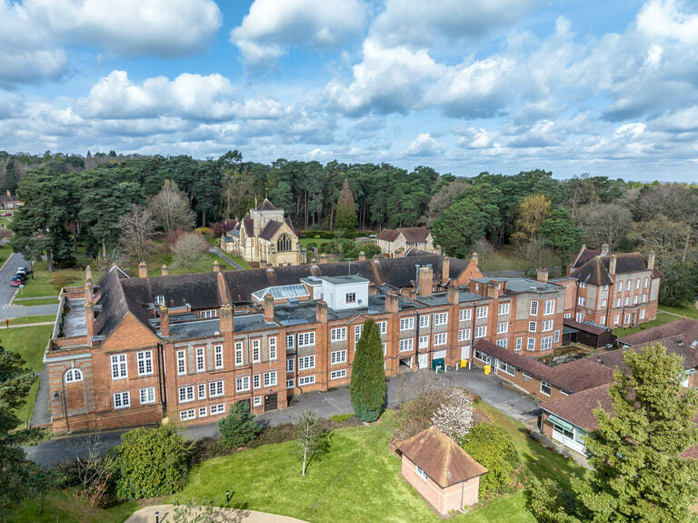 Multi site in Walton on Thames image 3