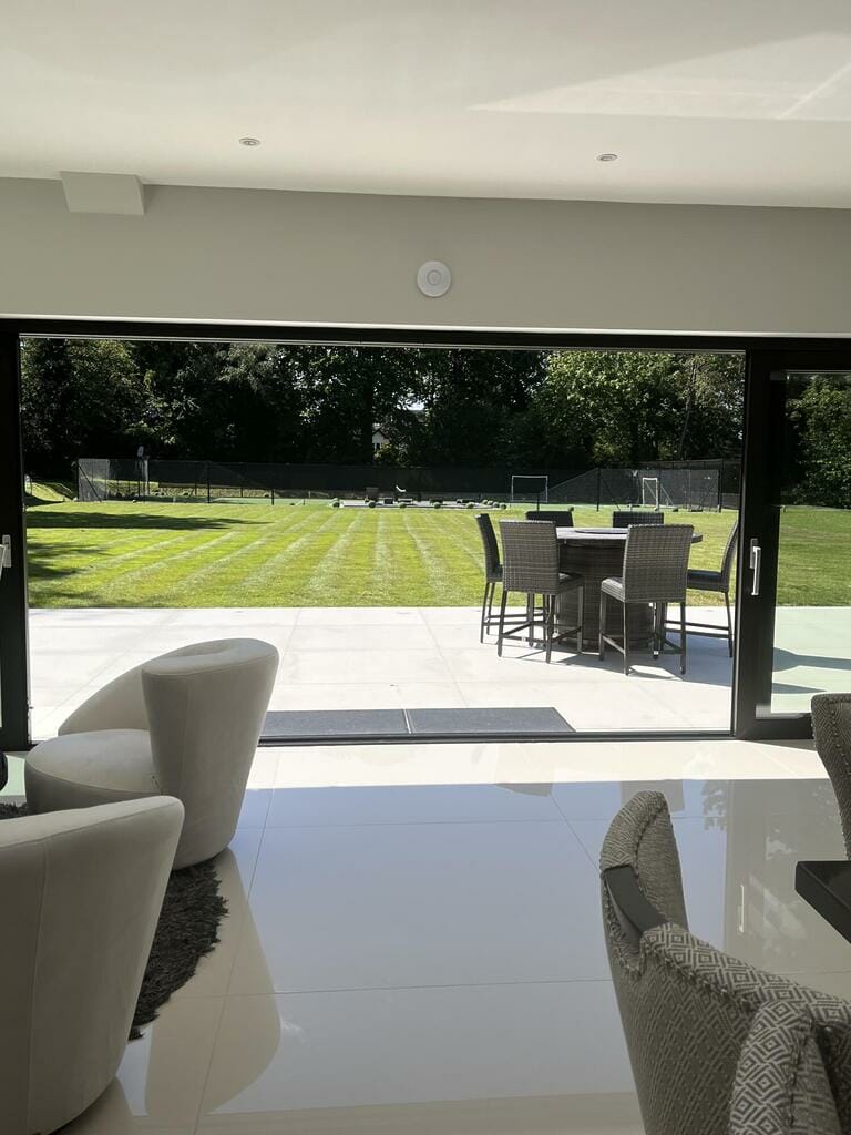 South London Detached Home image 15