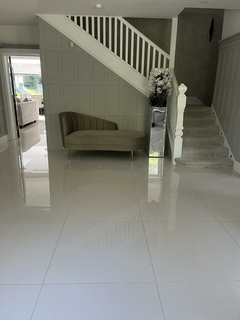 South London Detached Home image 14