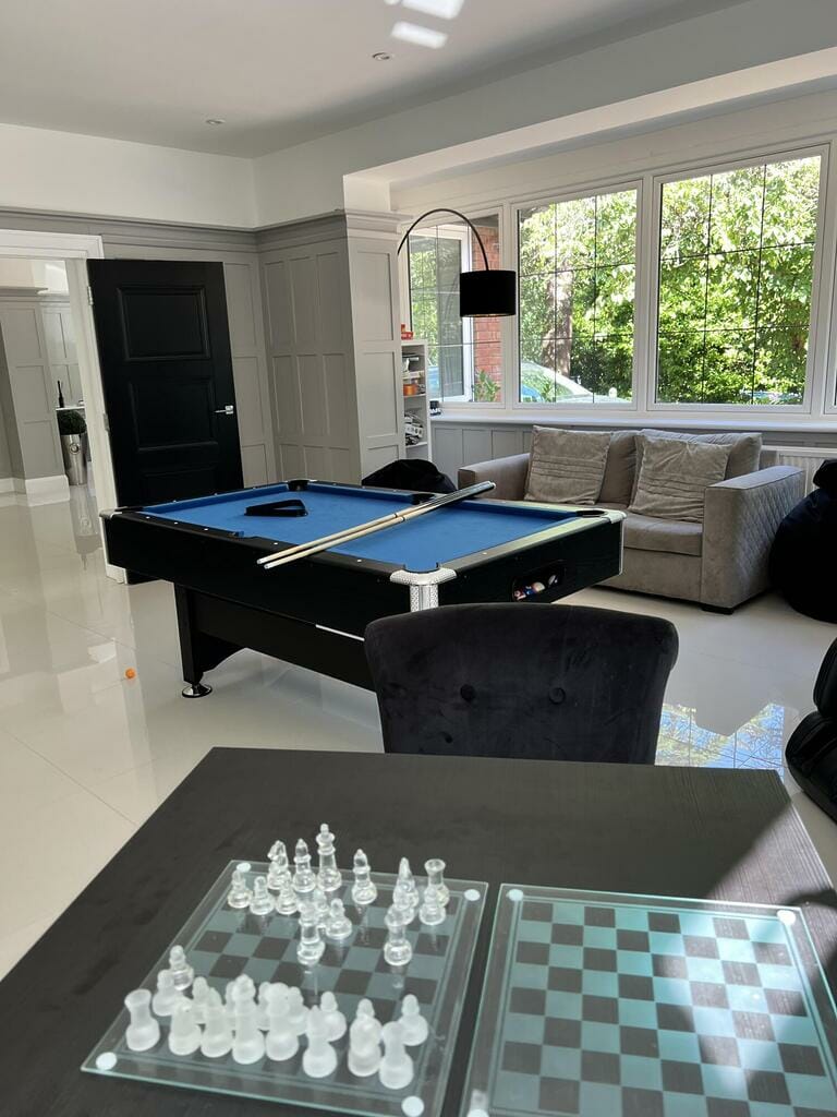 South London Detached Home image 10