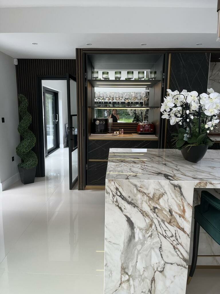 South London Detached Home image 7