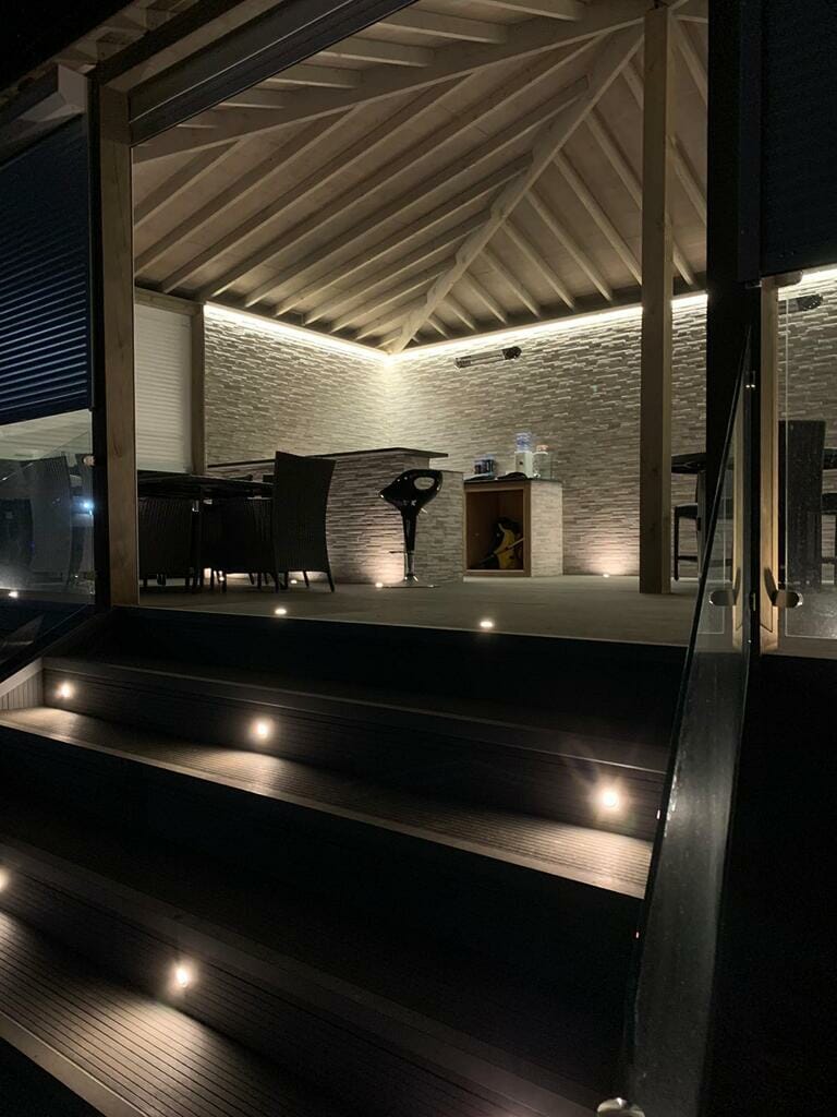 South London Detached Home image 30