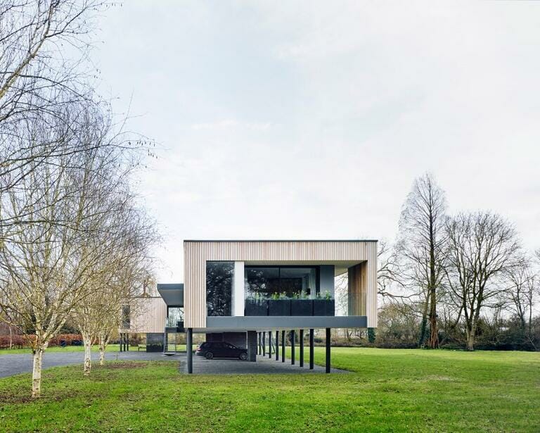 Contemporary Modern House image 8