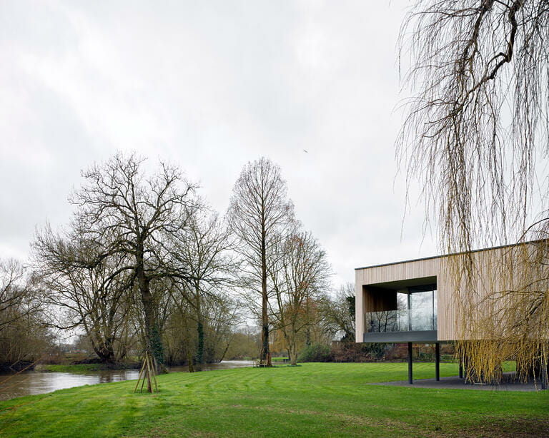 Contemporary Modern House image 9
