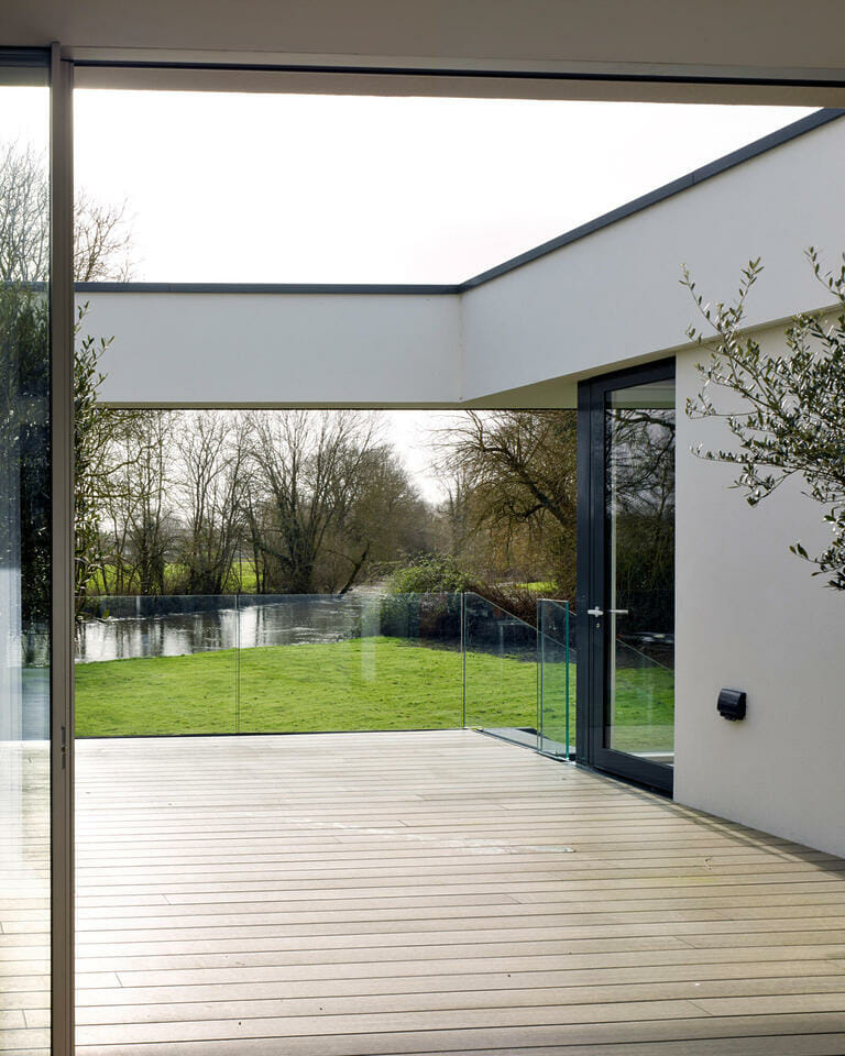 Contemporary Modern House image 11