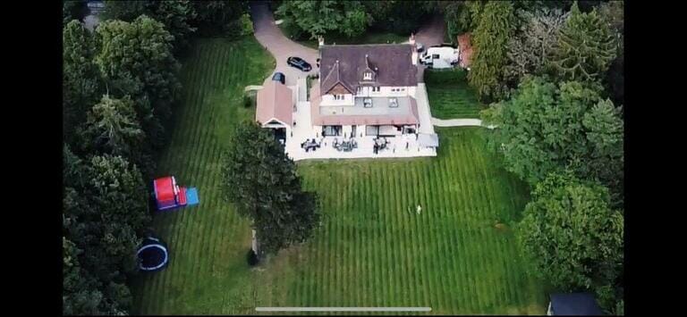 South London Detached Home image 23