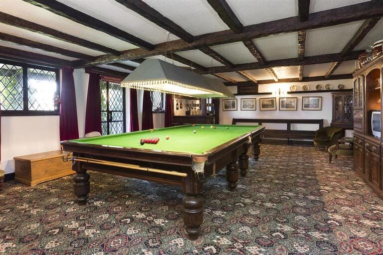 Surrey Tudor Manor image 14