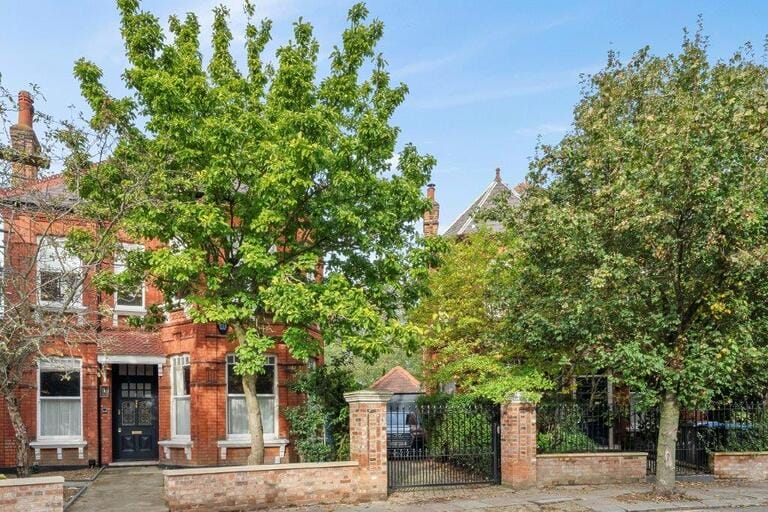 Edwardian North London Home image 16