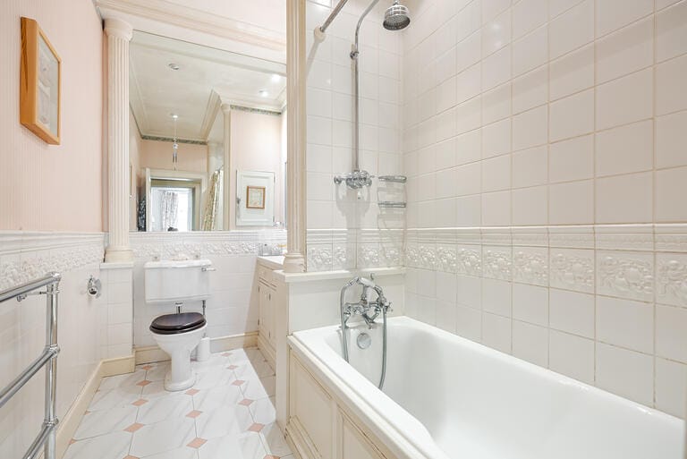 Bracknell Manor House image 32