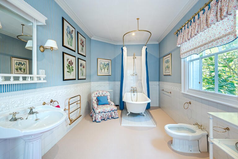 Bracknell Manor House image 34