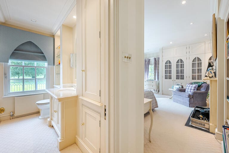 Bracknell Manor House image 36