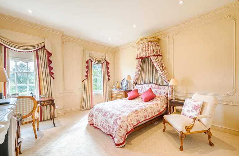 Bracknell Manor House image 37