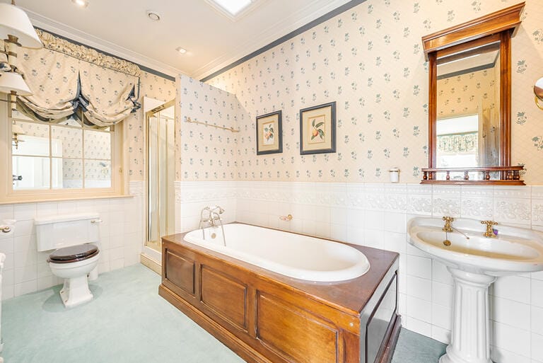 Bracknell Manor House image 38