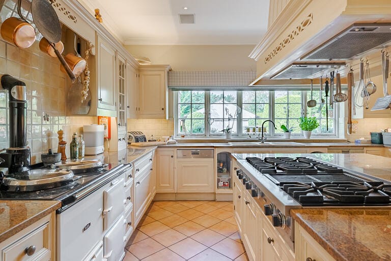 Bracknell Manor House image 10