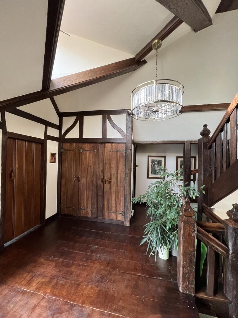 Surrey Tudor Manor image 6
