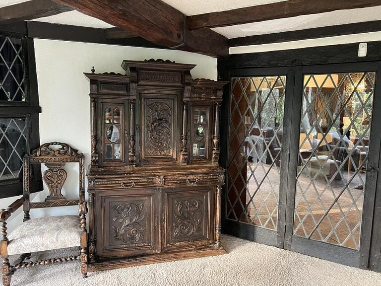 Surrey Tudor Manor image 10