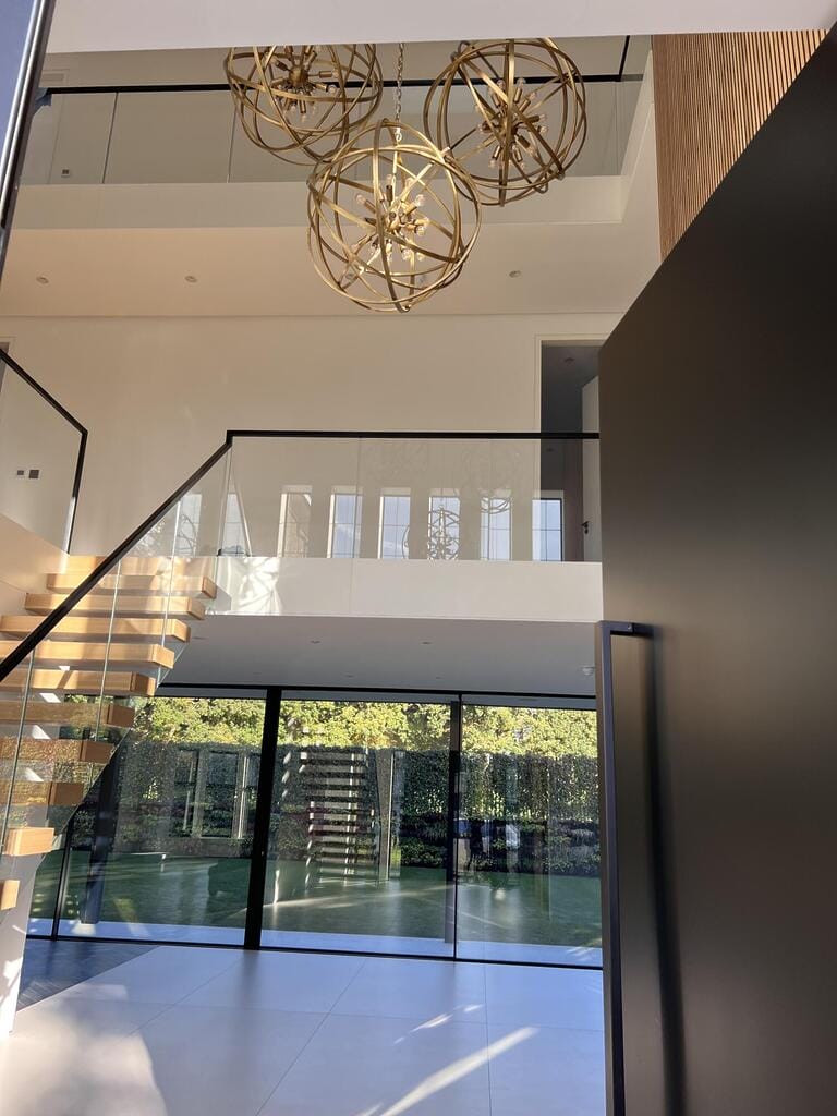 Contemporary Barnet Home image 3