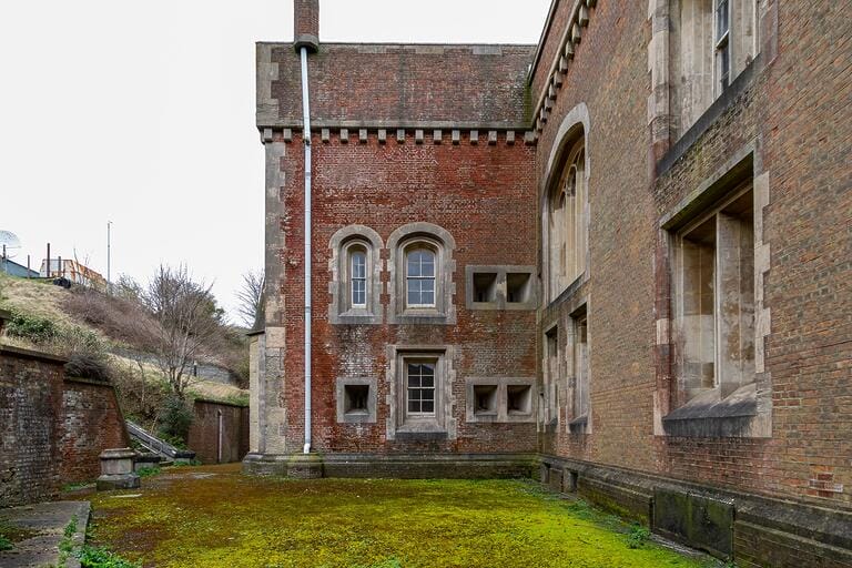 Barracks & Prison image 53