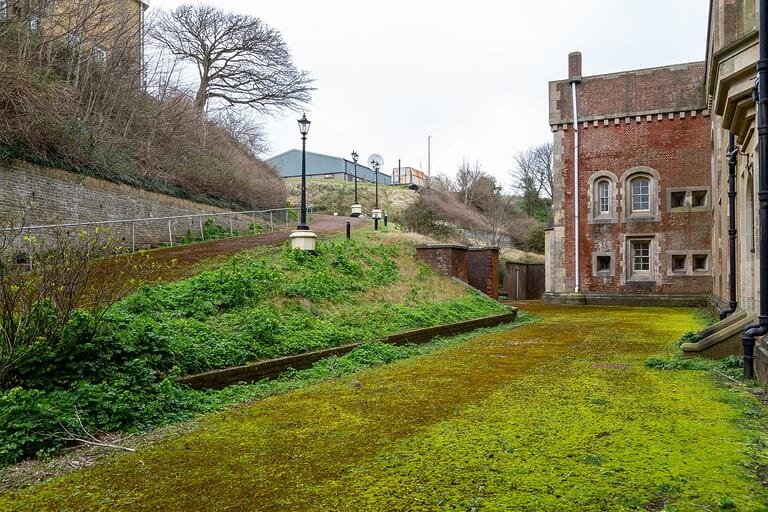 Barracks & Prison image 50