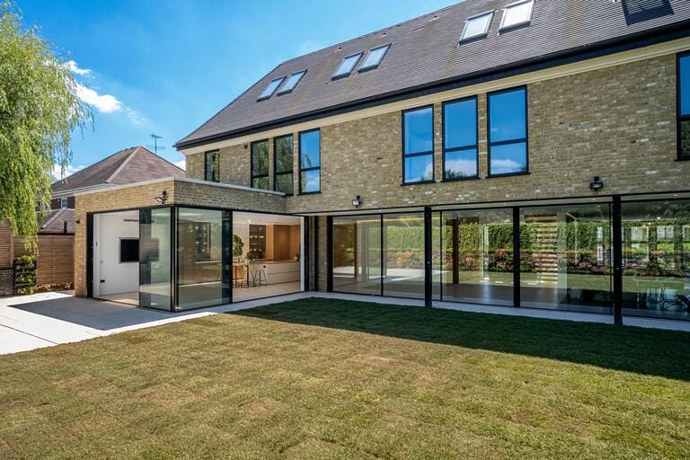 Contemporary Barnet Home image 20