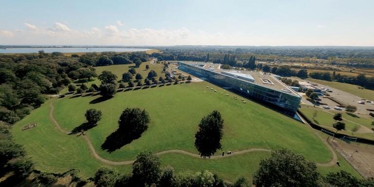 Glass Office HQ image 15