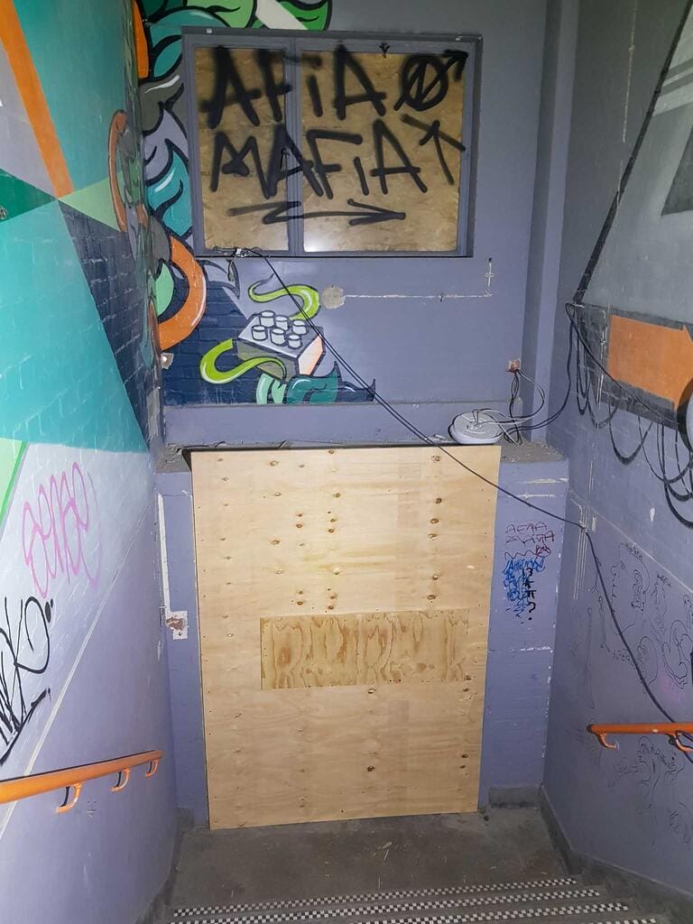 Derelict Warehouse image 18