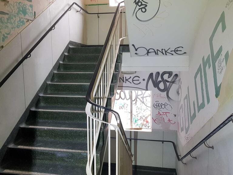 Derelict Warehouse image 21