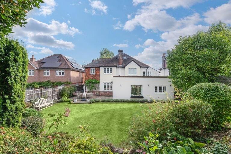 Suburban Bromley House image 34
