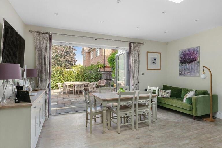 Suburban Bromley House image 7