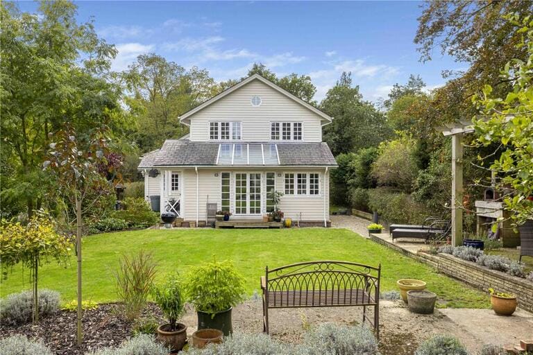 New England Home image 14