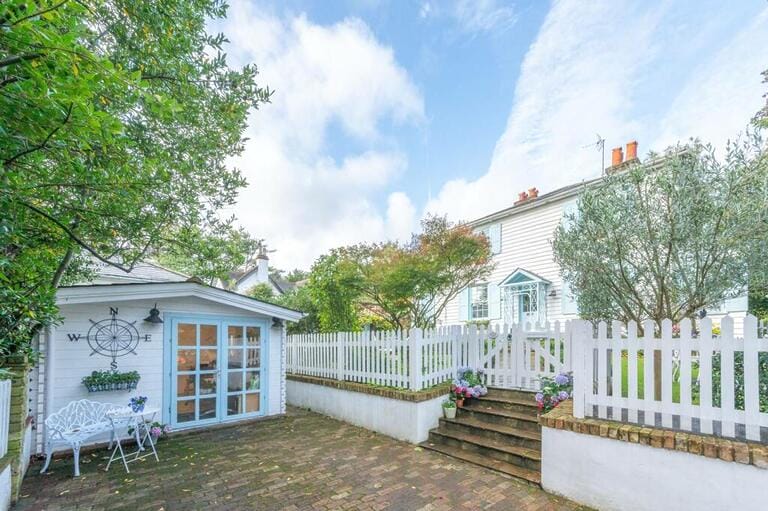 New England Cottage image 3