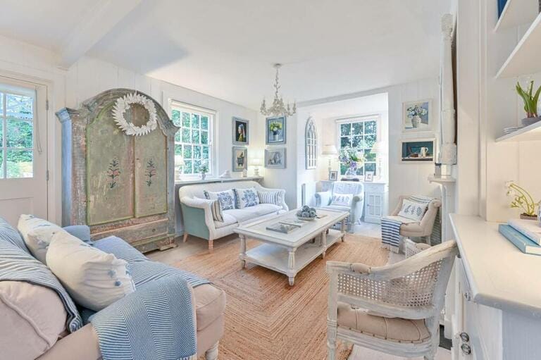 New England Cottage image 7