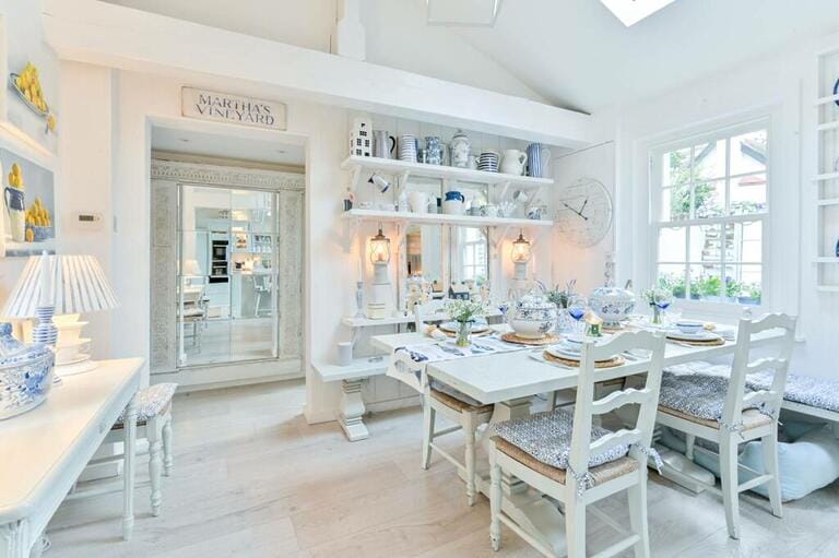 New England Cottage image 20