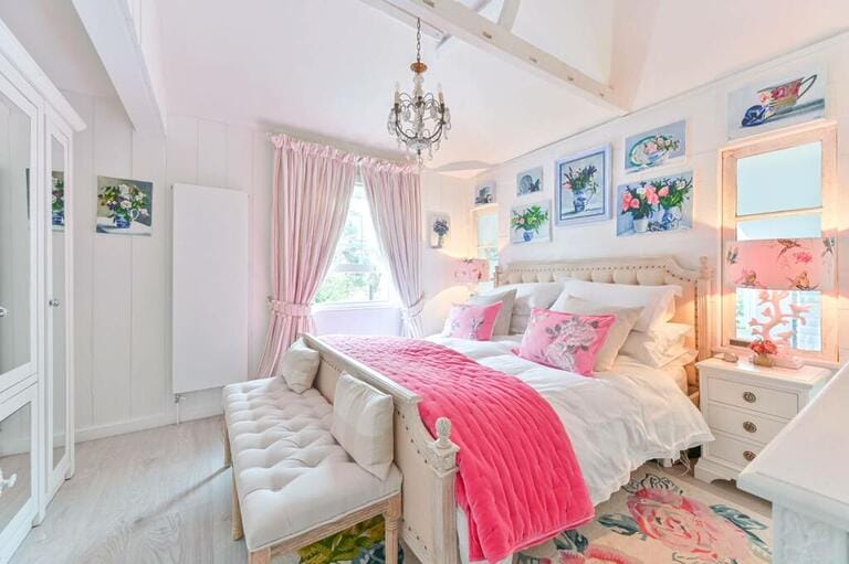 New England Cottage image 25