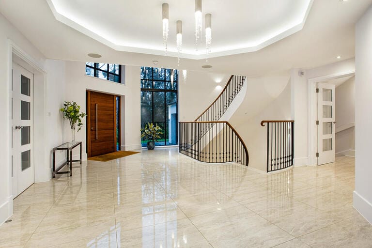 Modern Contemporary Home image 2