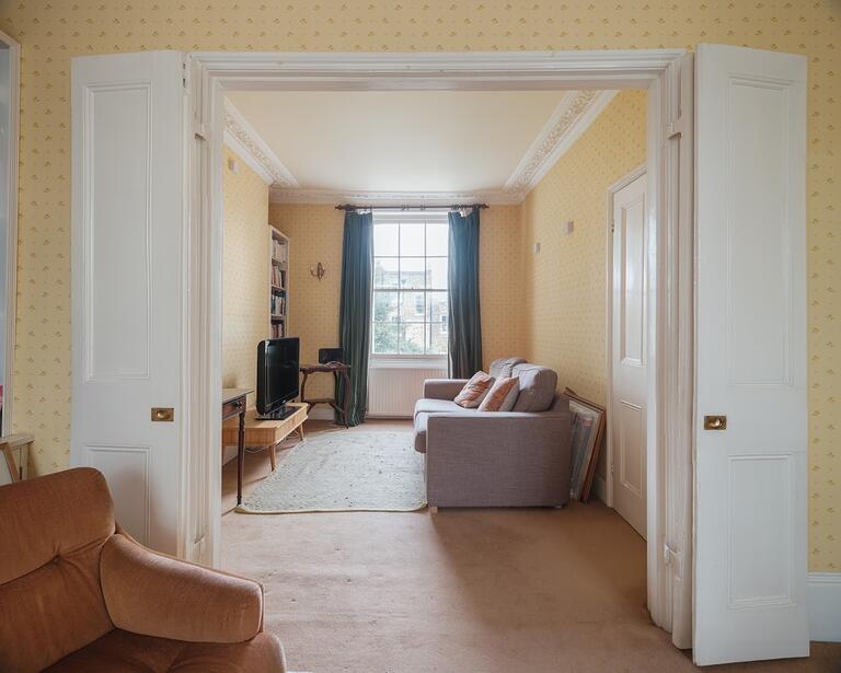 Classic Dated London Townhouse image 15
