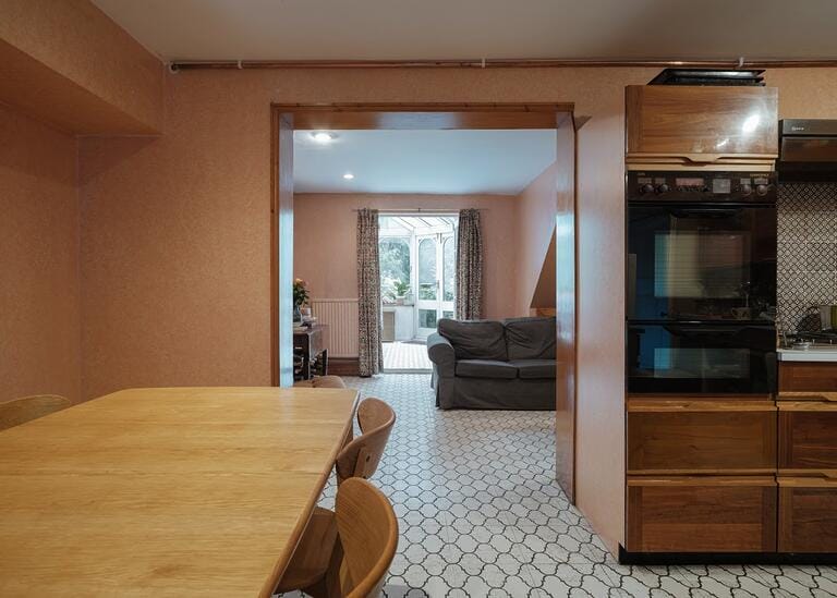 Classic Dated London Townhouse image 10