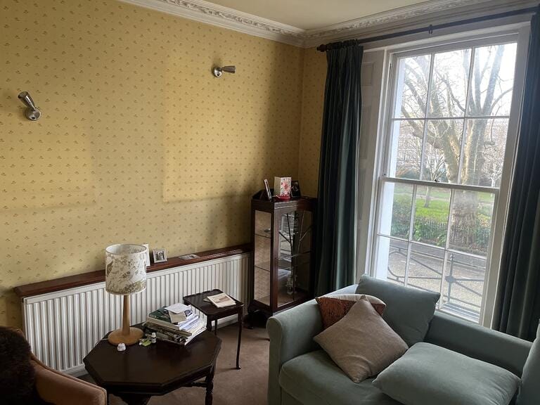 Classic Dated London Townhouse image 14