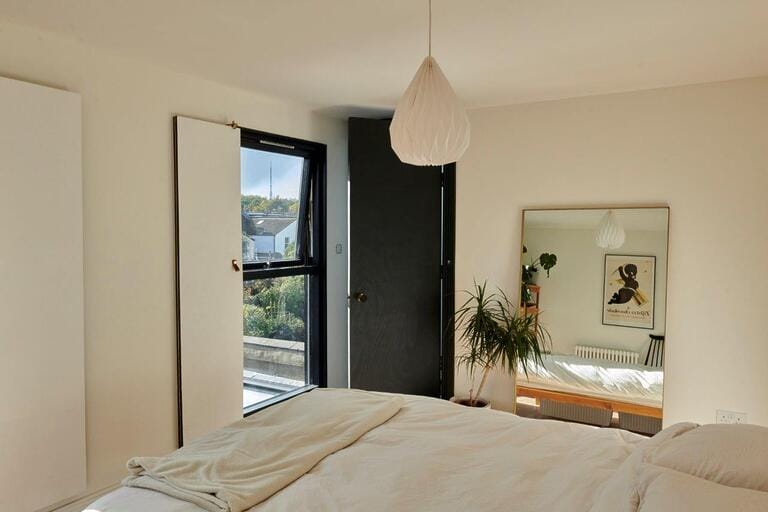 Victorian Family Home in Bromley image 35