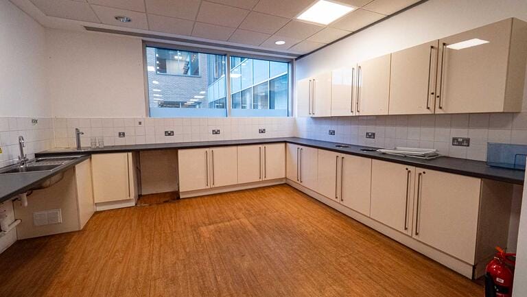 Modern Ealing Offices image 43