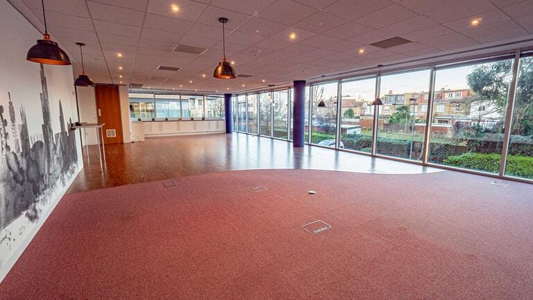 Modern Ealing Offices image 16