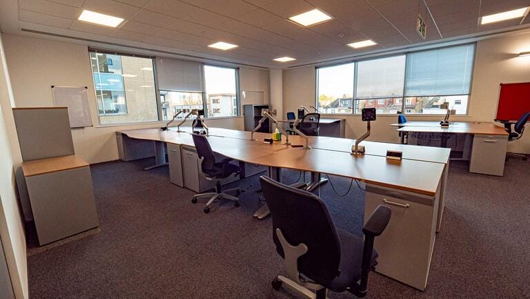 Modern Ealing Offices image 23