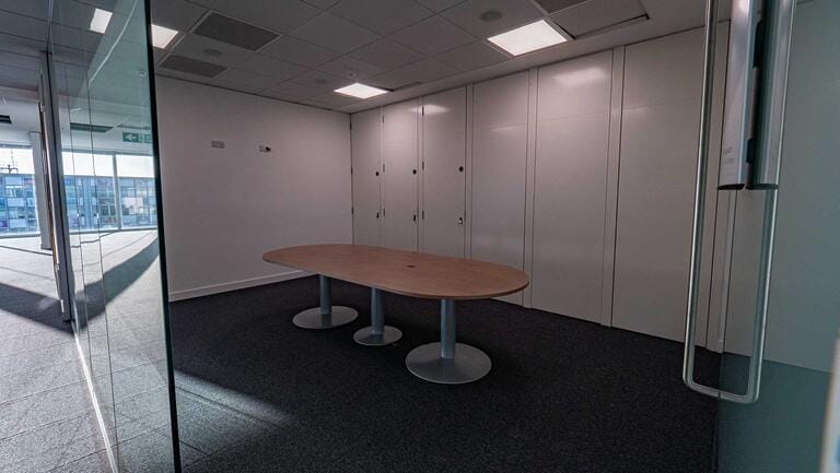 Modern Ealing Offices image 14