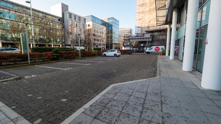Modern Ealing Offices image 39