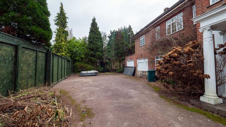 Abandoned Manor image 26